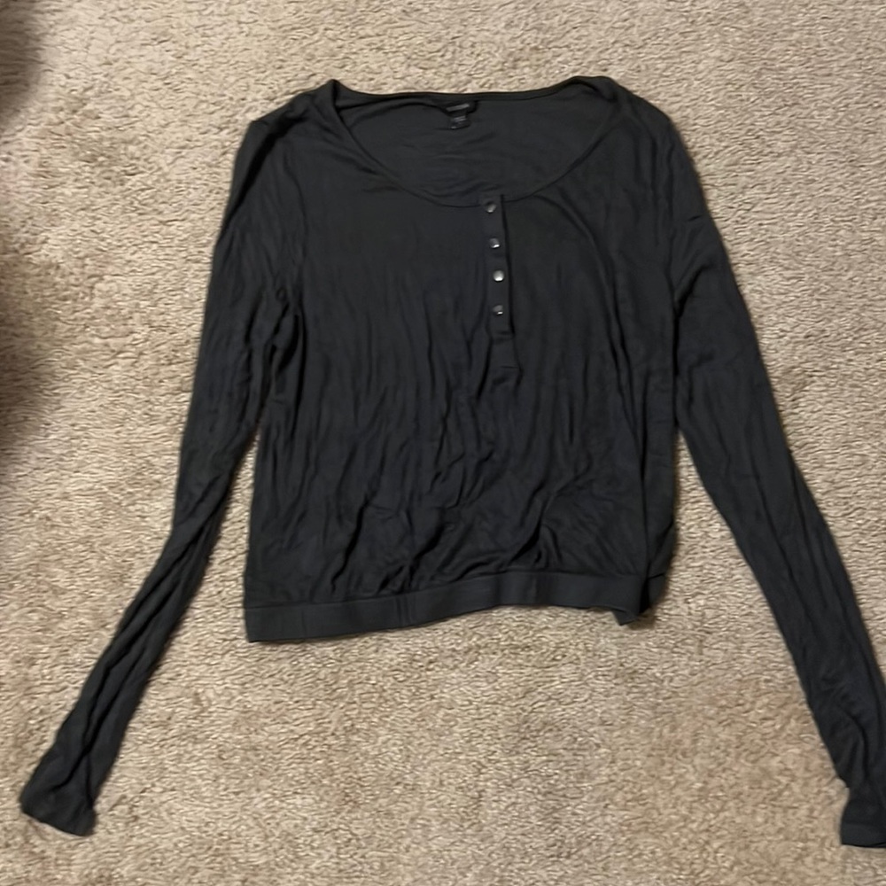 Large grey long sleeve guess blouse or shirt